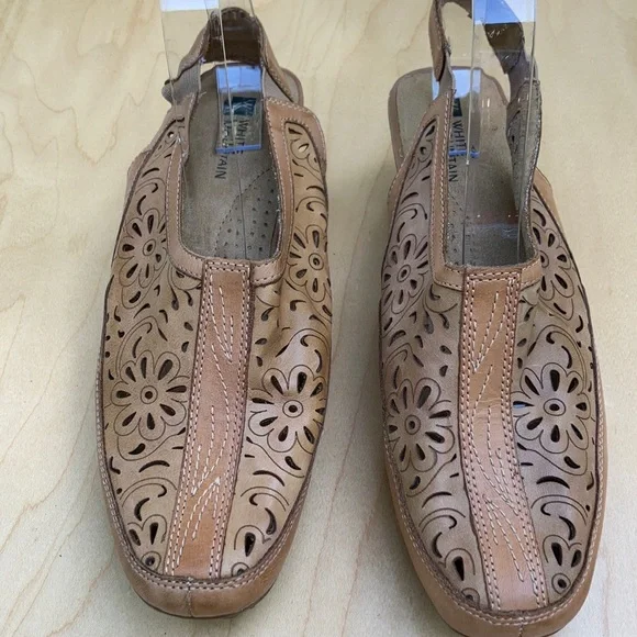 WHITE MOUNTAIN Leather Cut Out Sling Back Clogs Womens 9.5 - Picture 3 of 9